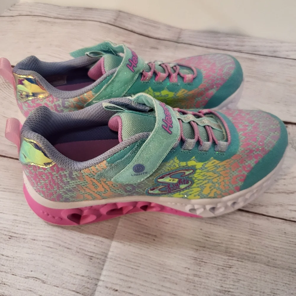 Girls Skechers Flutter Heart On/Off Lights LOVES WILD Sneakers Size‎  1.5 - Picture 8 of 9